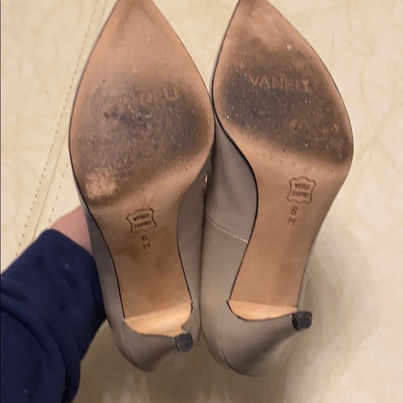 Vaneli Sand Pearl Cathlin Pumps Size 6 - Picture 4 of 6